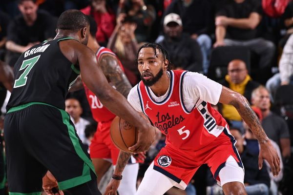 Sources: Clippers' Jones Jr. out with another MCL sprain