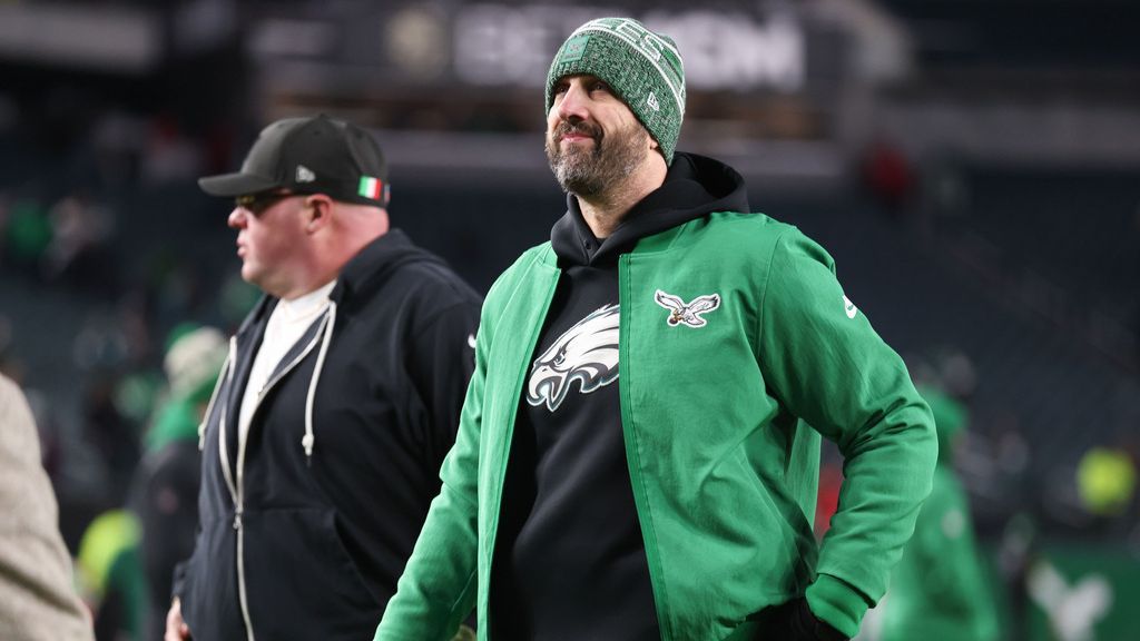 <a href="https://www.espn.com/nfl/story/_/id/47508337/eagles-stand-decision-rest-fall-no-3-seed" target="_blank">Eagles stand by rest call despite losing 2-seed</a>