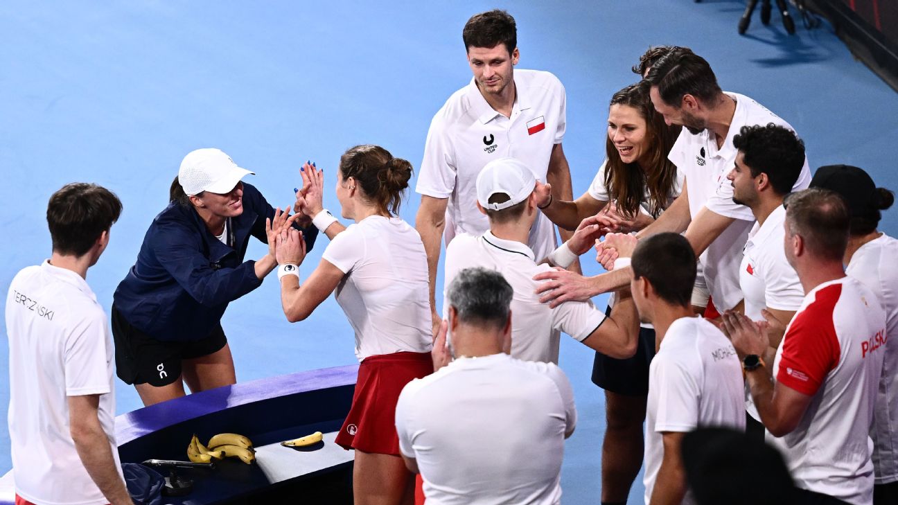 Poland beats U.S. in doubles decider to reach United Cup final - ESPN