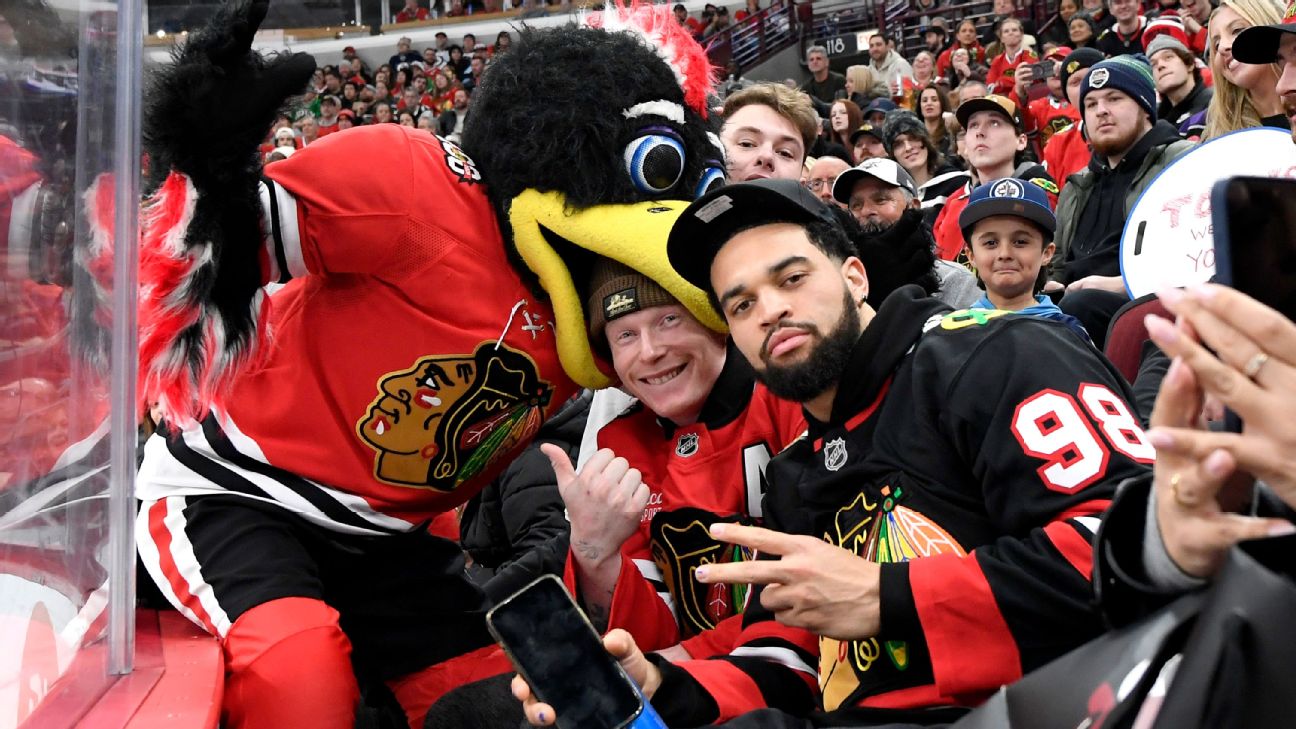 Williams, sporting a Connor Bedard No. 98 jersey, and Crow-Armstrong attended a Blackhawks game on Jan. 19, and fans let Williams know how they felt about last season with a loud ovation.