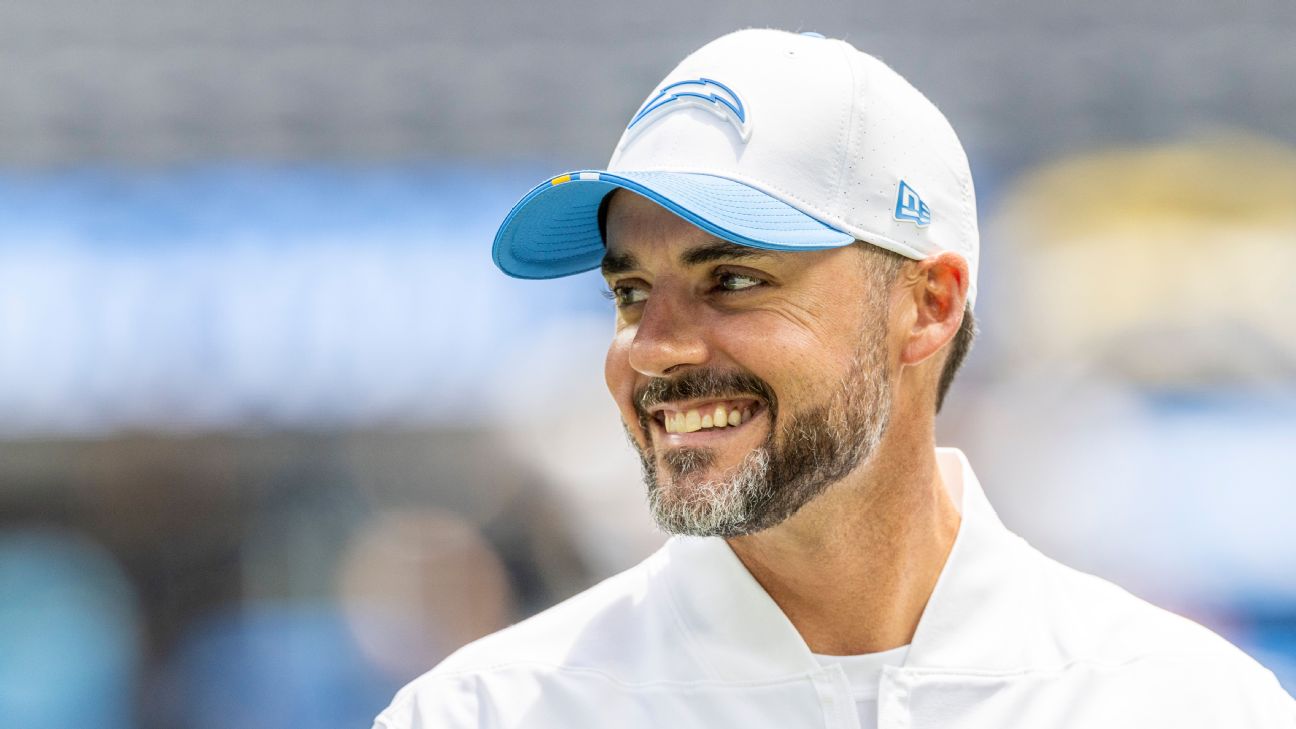 Ravens hiring Chargers DC Jesse Minter as new head coach