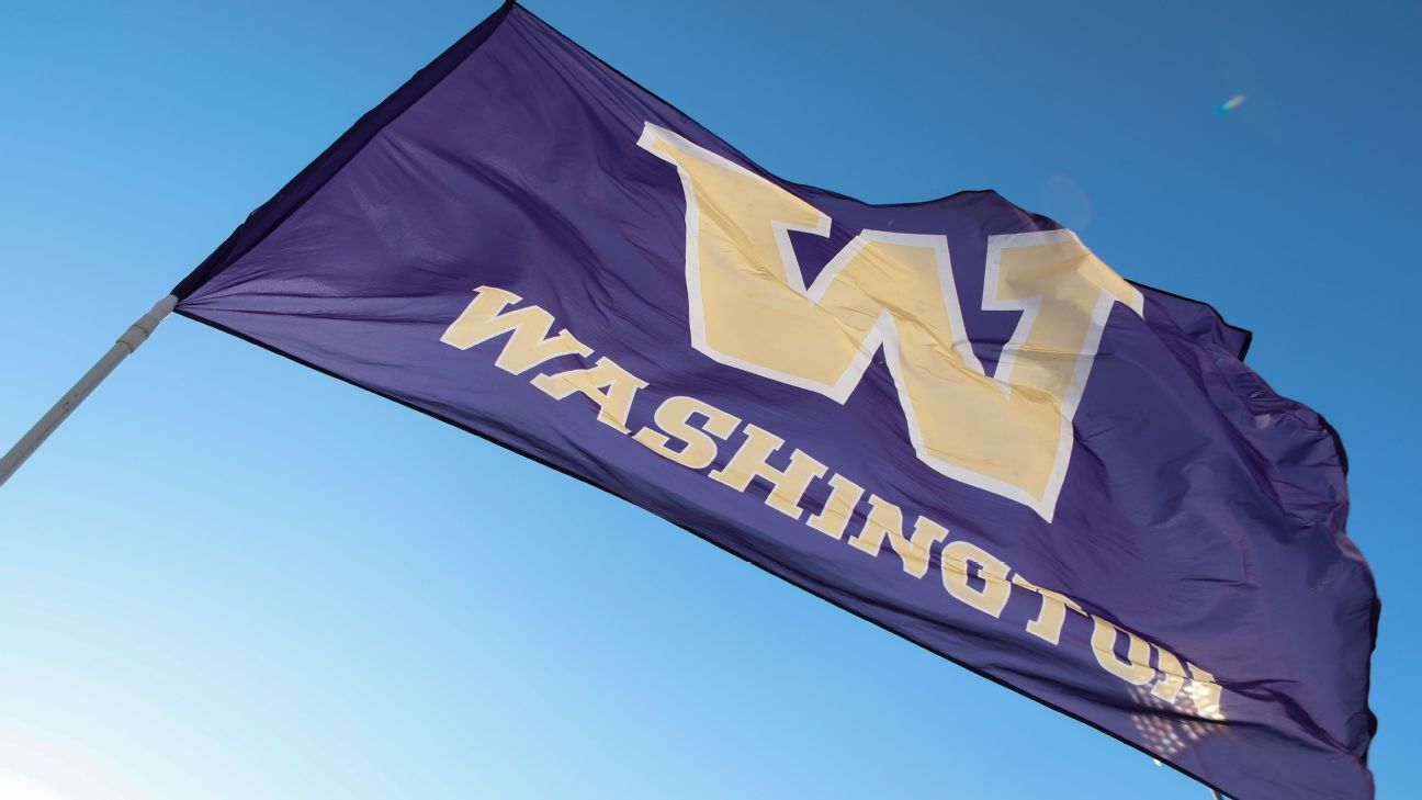 Sources: Washington QB Elijah Brown to start with Demond Williams Jr. injured
