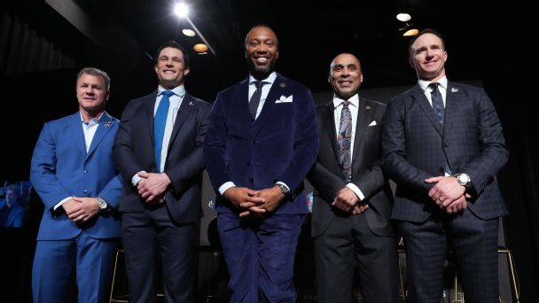 How Larry Fitzgerald goes back to normal after HOF nod