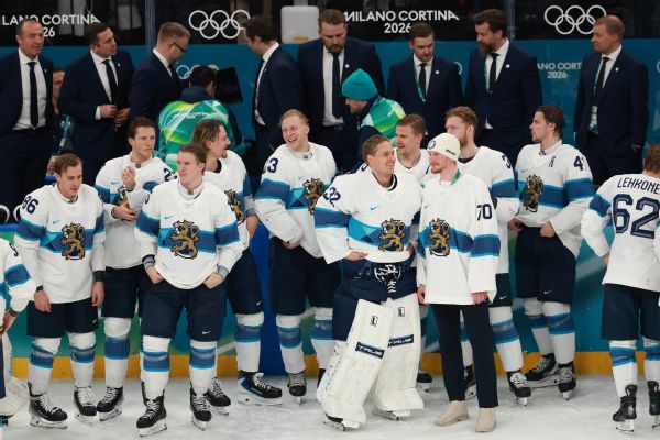 Finland ices Slovakia 6-1, wins Olympic men's hockey bronze medal