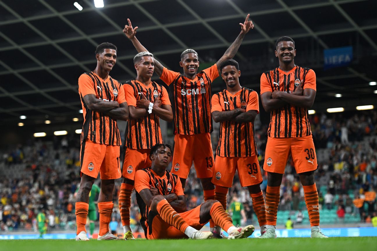 Fanion Officiel PSG – Shakhtar Donetsk Vs PSG, Saison 2015, Fabriqué En Ukraine