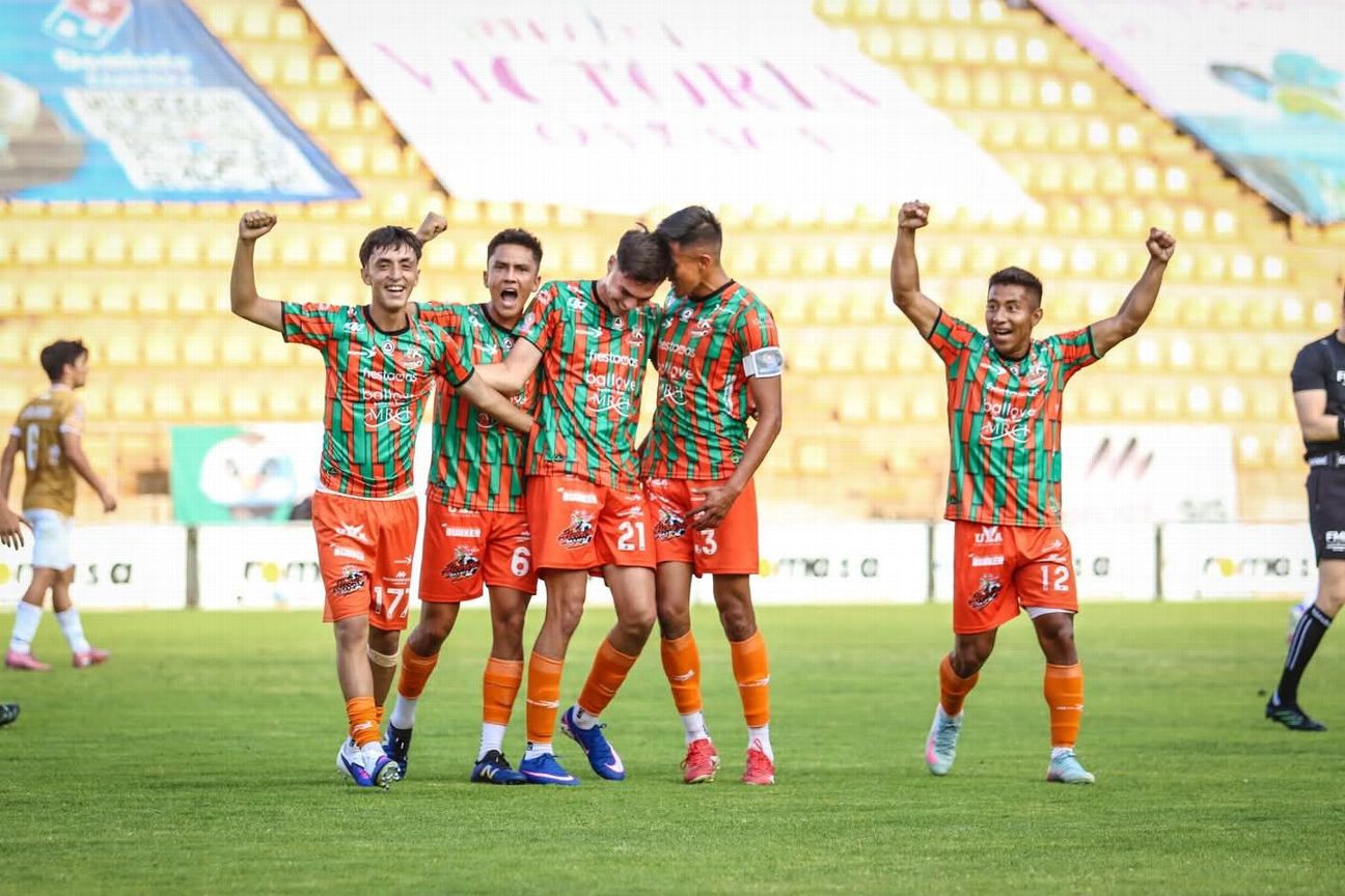 Fanion De Football ALEBRIJES DE OAXACA FC – Mexique – 37 X 24 Cm