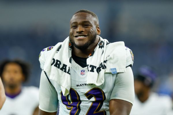 Ravens' Madubuike (neck) practices for 1st time in 10 months