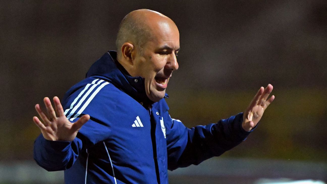 Jardim indica quantos reforços Flamengo busca no mercado e 'reage' a rumor de titular negociado: 'Assinou com alguém?'