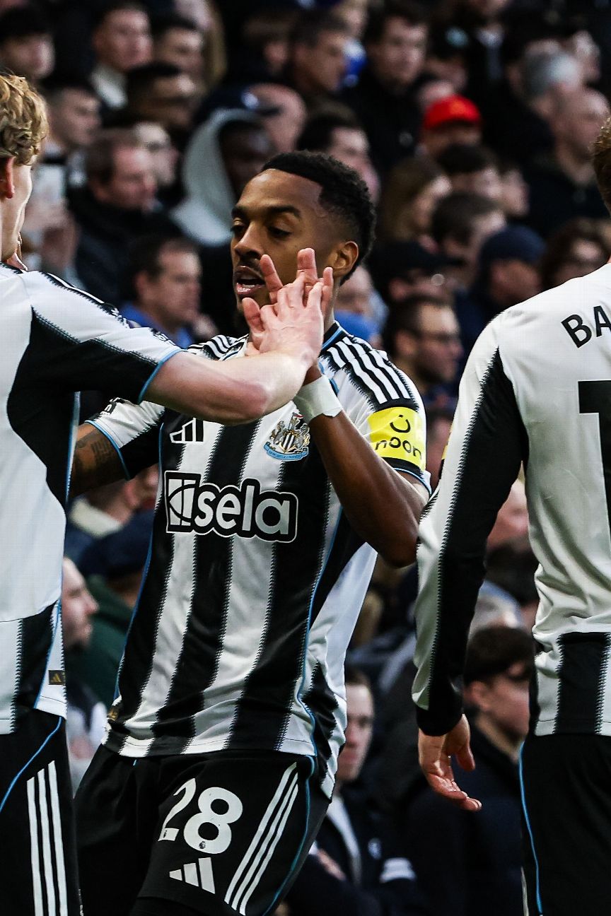  Newcastle United プレミアリーグ　アウェイ　4XO r1628358_864x1296_2-3.jpg