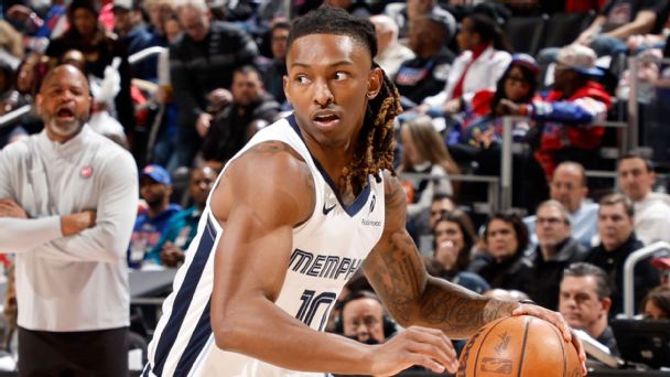 Javon Small has scored in double digits in four straight games, putting up at least 38 fantasy points in three of them.