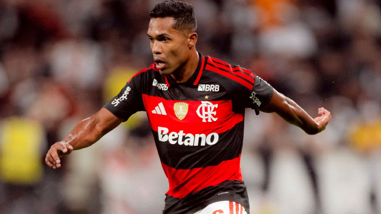 Flamengo anuncia renovação de contrato do lateral Alex Sandro até o fim de 2027