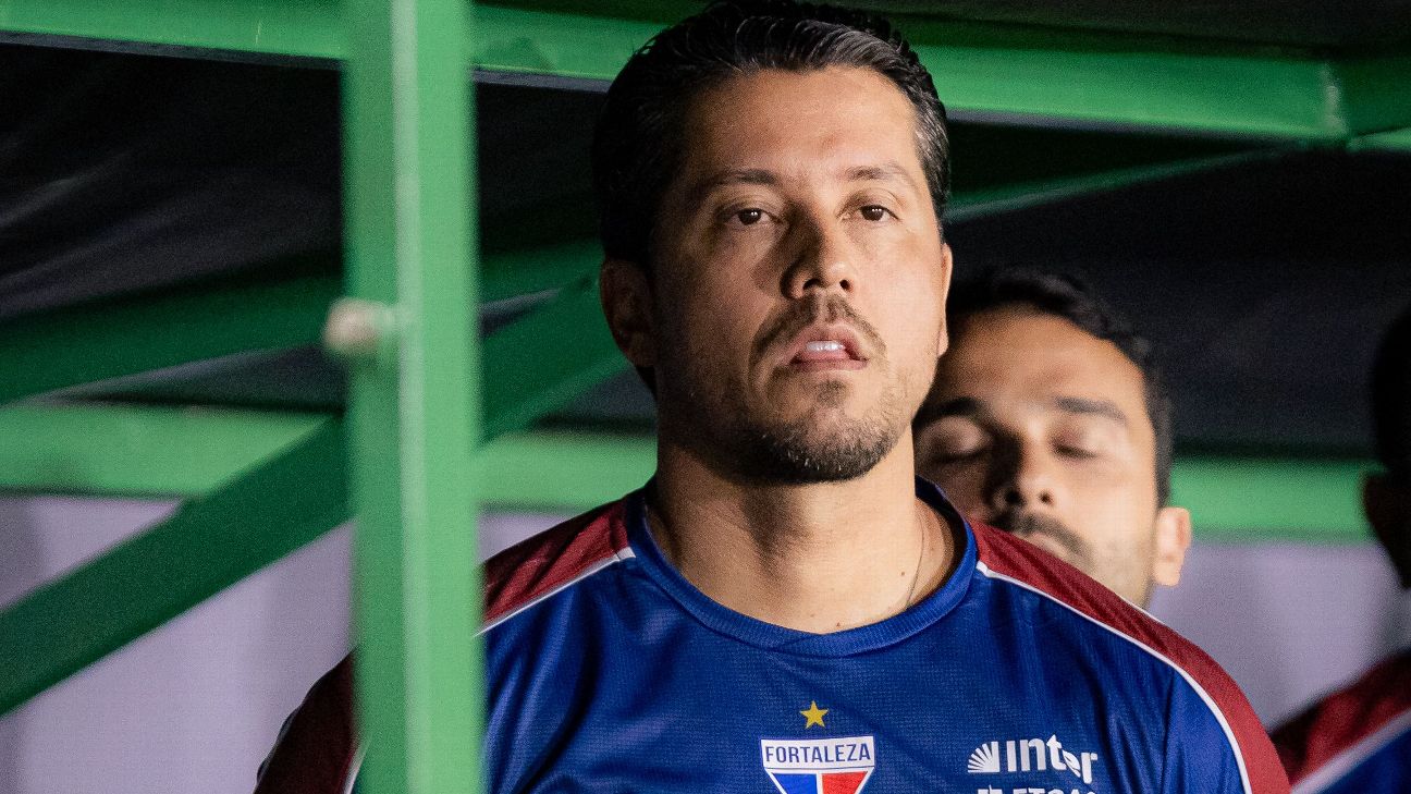 Fortaleza surpreende e anuncia treinador campeão mundial como substituto de Thiago Carpini