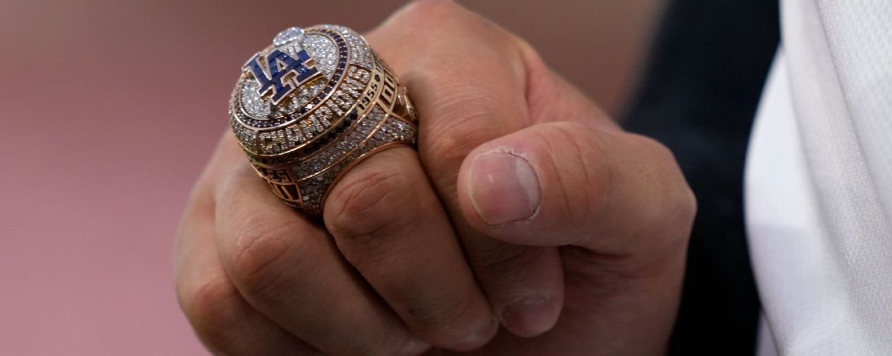 Dodgers receive World Series jewelry to mark back-to-back titles