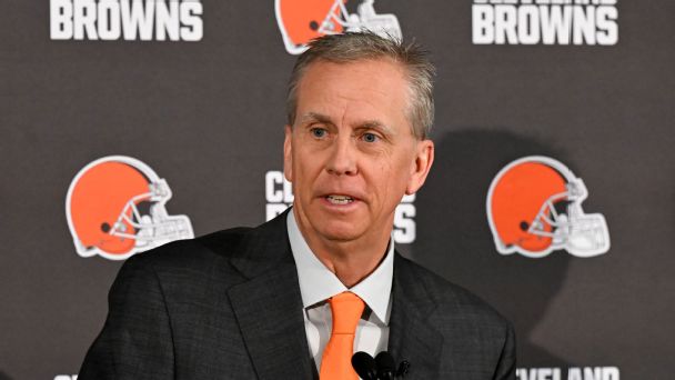 BROWNS HC MONKEN'S HAIRCUT SHOCKER: MISSES TEAM PHOTO!