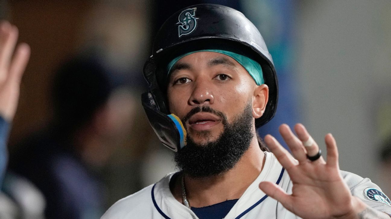 Mariners SS Crawford (shoulder) off 10-day IL