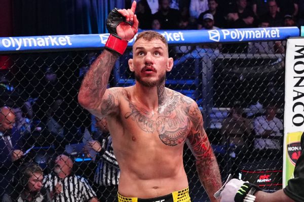 Renato Moicano chokes out teammate Chris Duncan in UFC main event