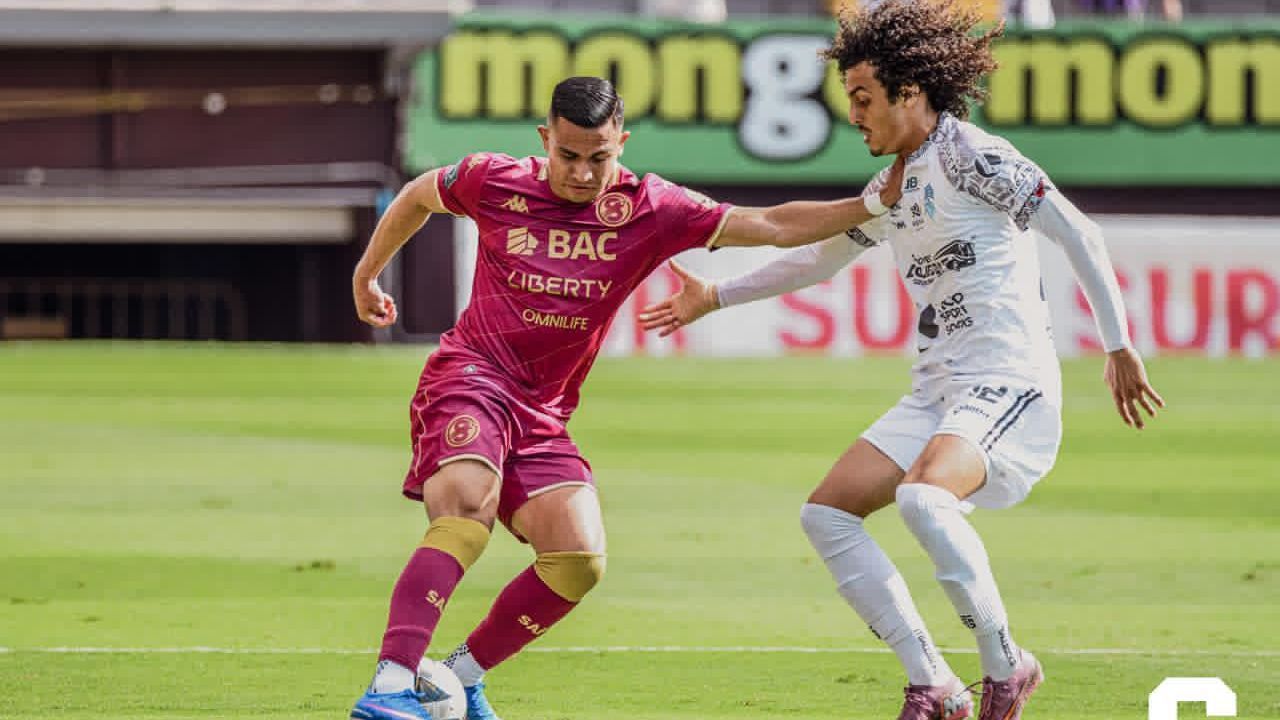 Saprissa rompe el partido en el cierre, golea y pone el liderato al rojo  vivo - ESPN