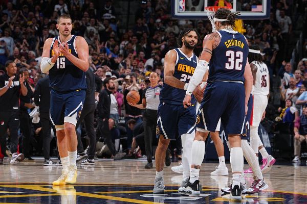 Jokic rallies Nuggets vs. Blazers to move Denver into 3 seed