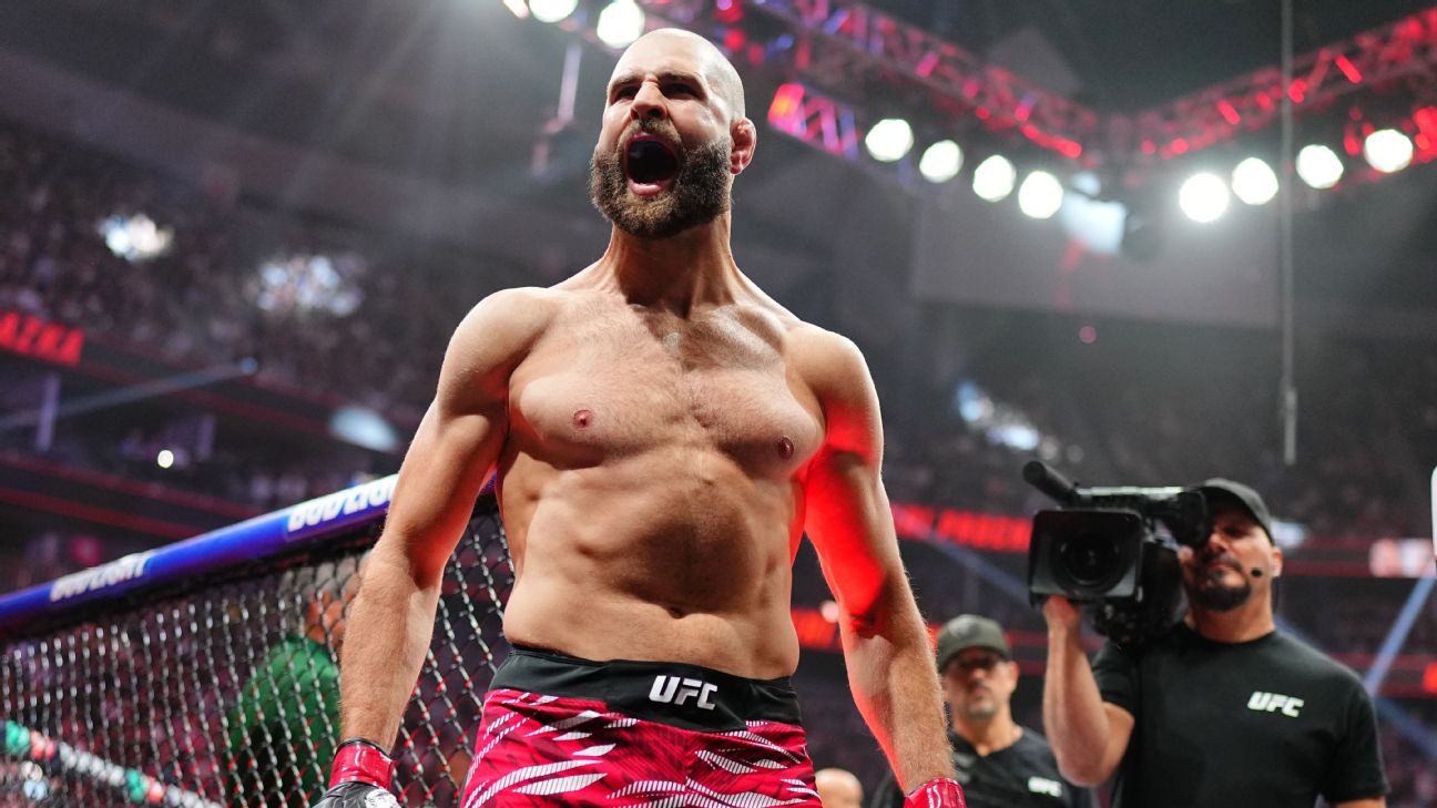 UFC 327 picks: Experts expect Jiří Procházka to finish Carlos Ulberg