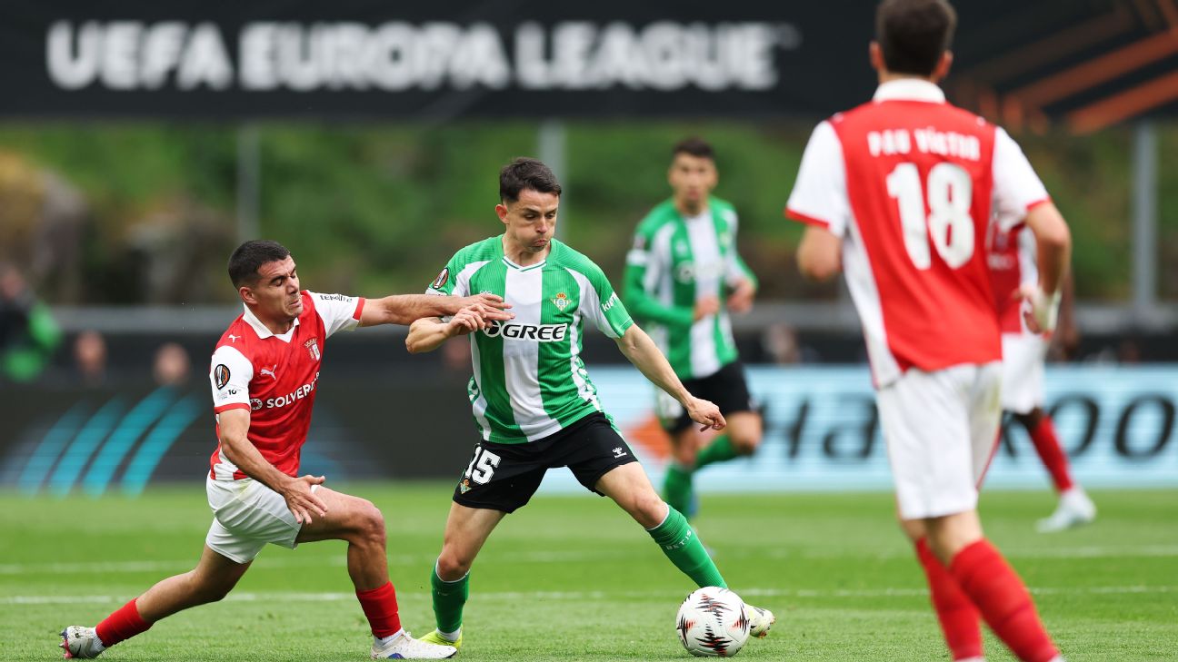Fidalgo, con actuación sólida en su regreso al once titular del Betis - ESPN