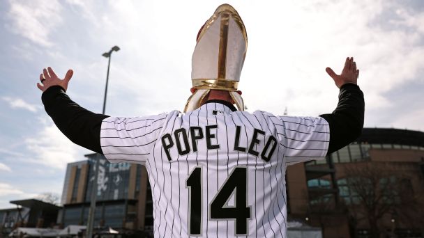 After strong fan response, Chicago will distribute pope-themed hats to all attendees at its Aug. 11 game. — Article image accompanying Fans line up early for White Sox's pope hat giveaway game on WagerUp Sports News. After strong fan response, Chicago will distribute pope-themed hats to all attendees at its Aug. 11 game. — Article image accompanying Fans line up early for White Sox's pope hat giveaway game on WagerUp Sports News.