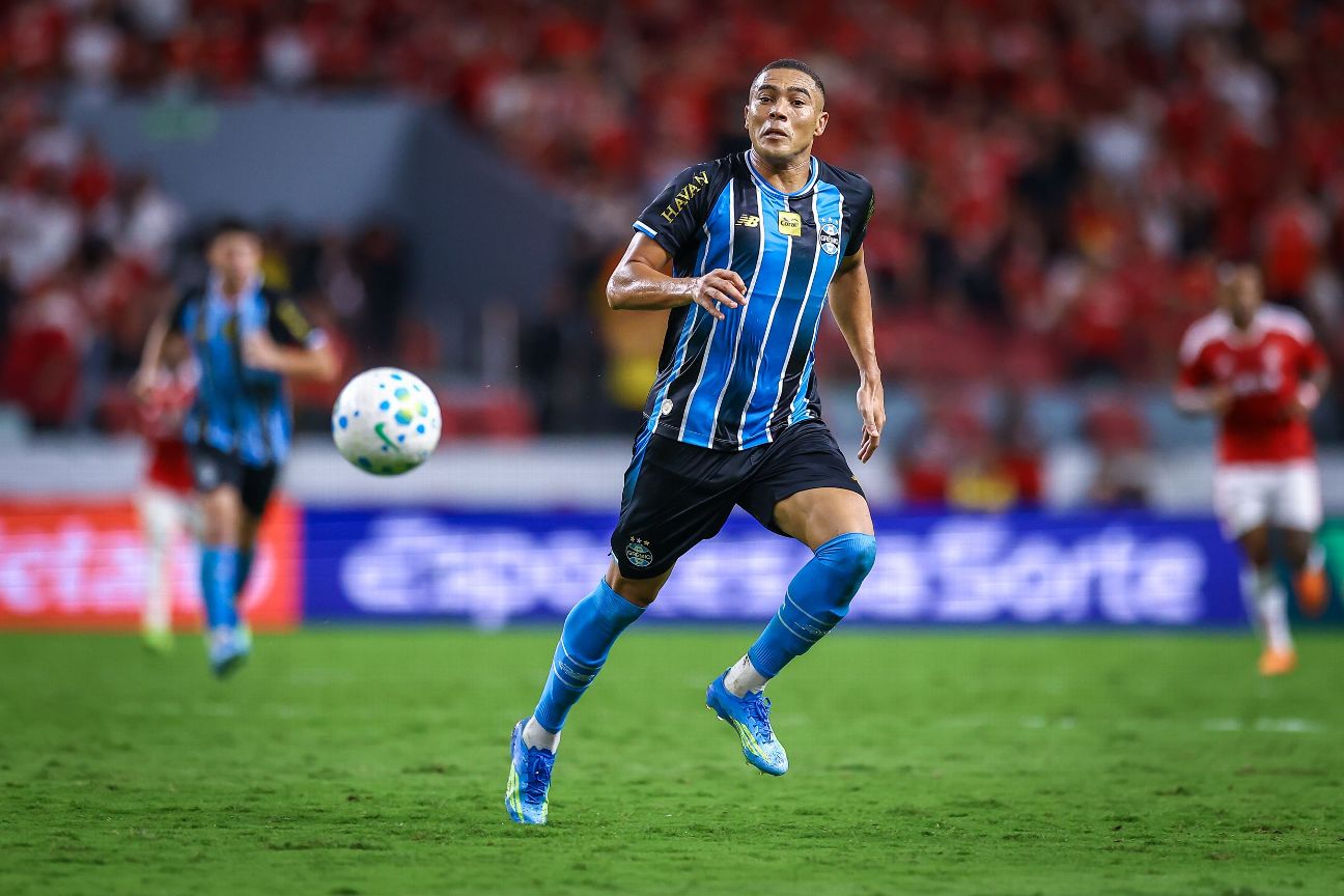 Carlos Vinícius não bate metas e renovação com Grêmio trava; veja detalhes