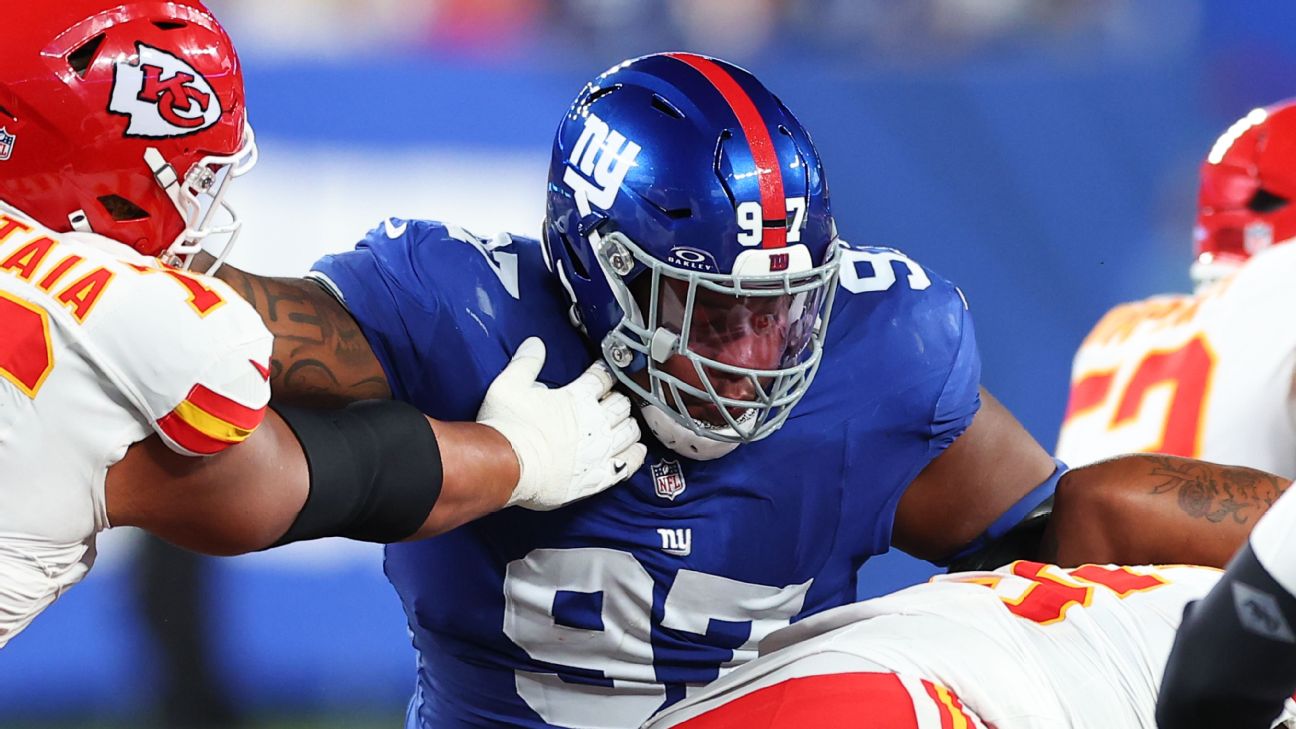 2026 NFL free agency grades: Dexter Lawrence II, Kirk Cousins