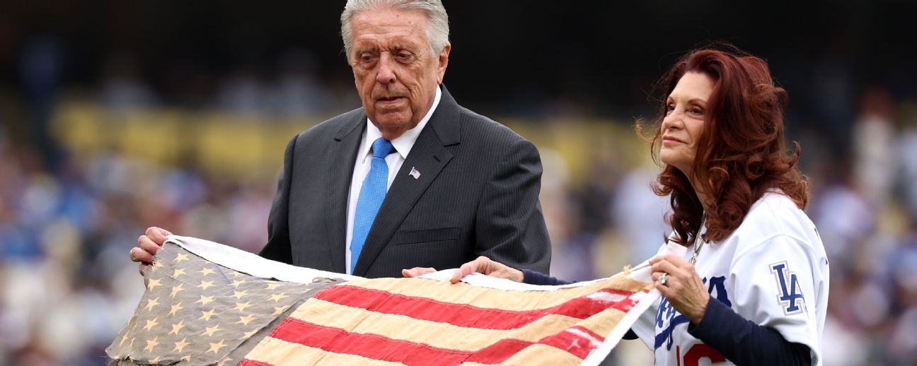 Dodgers honor Rick Monday's dramatic 1976 flag rescue - ESPN