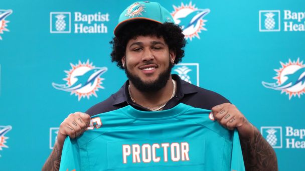 Dolphins making 'no apologies' for drafting Proctor over Downs, Bain