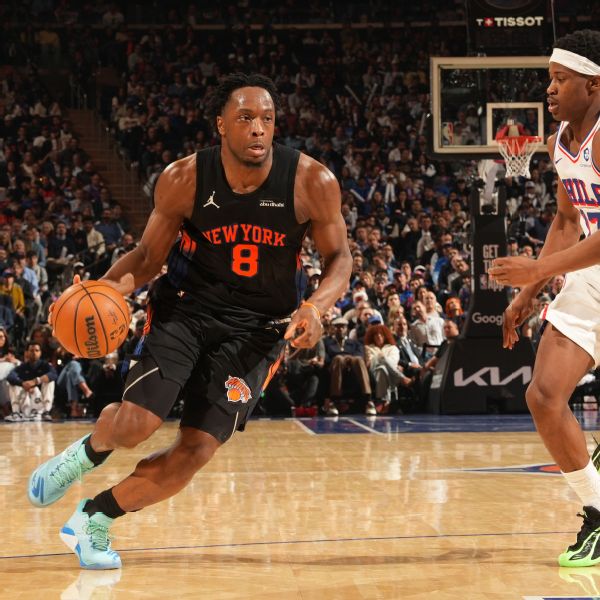 Knicks' OG Anunoby exits Game 2 late with apparent leg injury