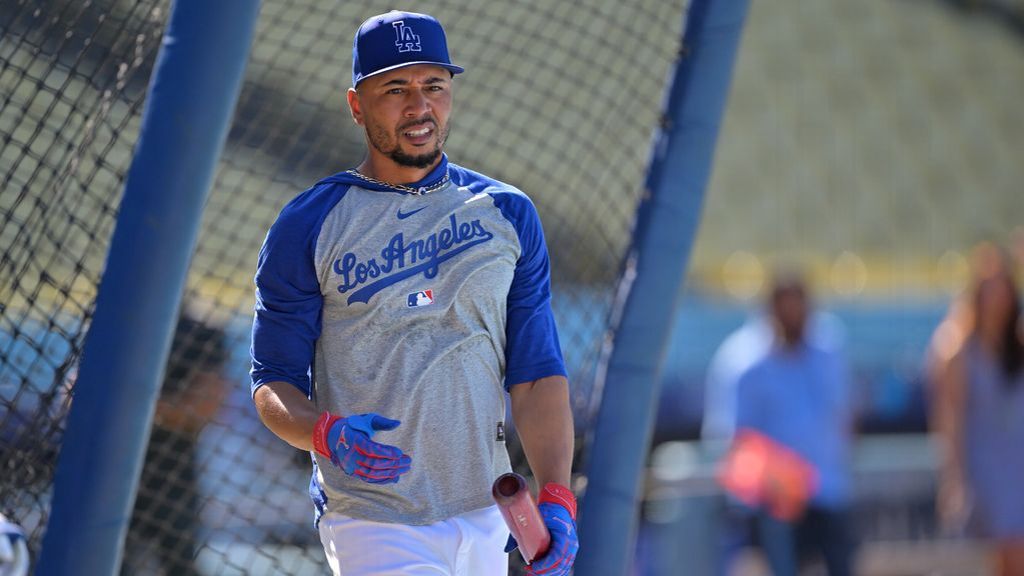 Mookie Betts rejoins Dodgers after five weeks on IL - ESPN