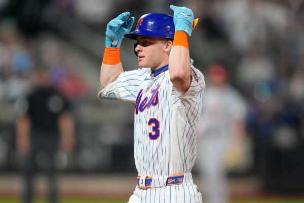 Carson Benge exits game with left wrist injury after diving catch