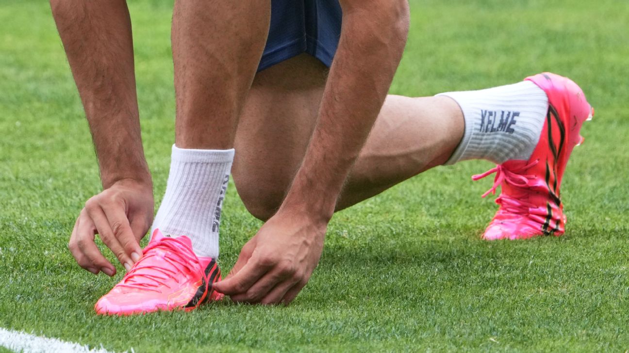 Mundial 2026: ¿Por qué los jugadores usan tacos rosas?