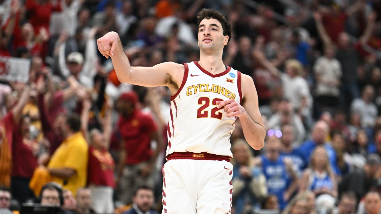 Men's Bracketology: Kentucky jumps up big with one...
