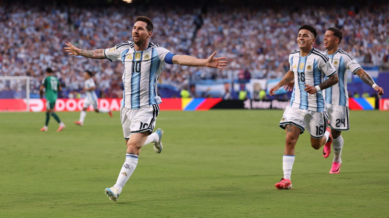 World Cup Daily Live: Messi has two as Argentina cruise against Algeria