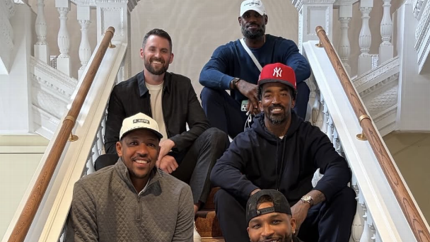 LeBron, Kevin Love and more reunite for Cavs' 2016 title anniversary