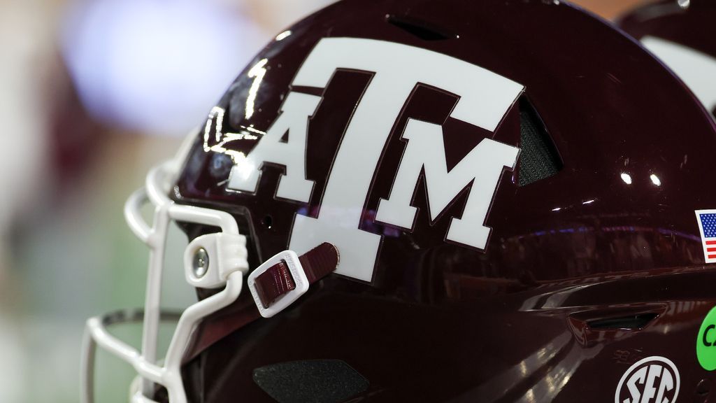 espn.com - Eli Lederman - Texas A&M adds four-star outside linebacker Kaden Henderson