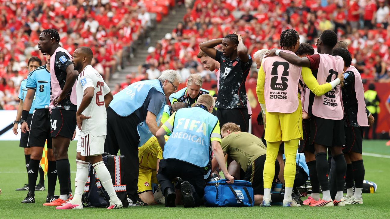 Jogador do Canadá sofre fratura grave, deixa estádio em 'choque' e está fora da Copa do Mundo - ESPN