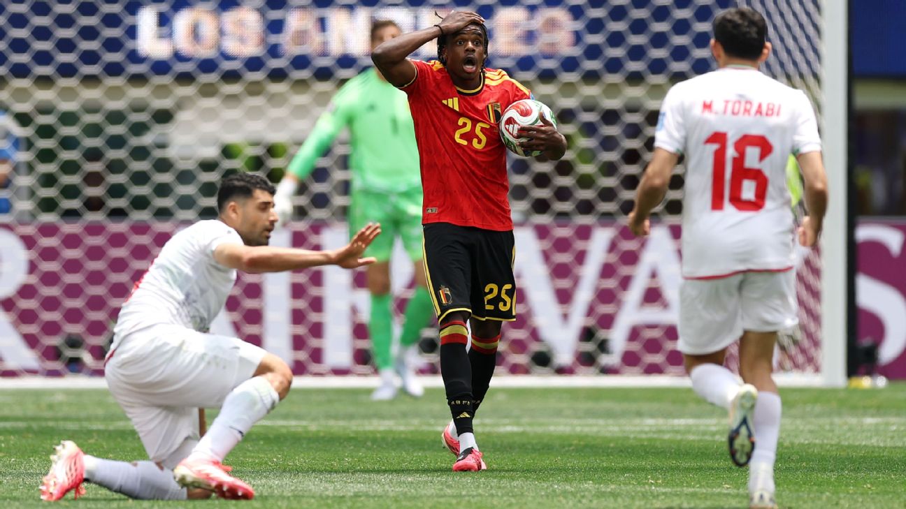 ¡Bélgica se quedó con diez! Ngoy fue expulsado vs. Irán en el Mundial 2026