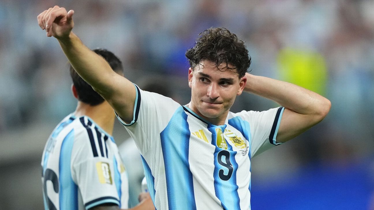 Julián Álvarez, determinante sobre su posible salida del Atlético: "Lo mejor para todos es una transferencia"