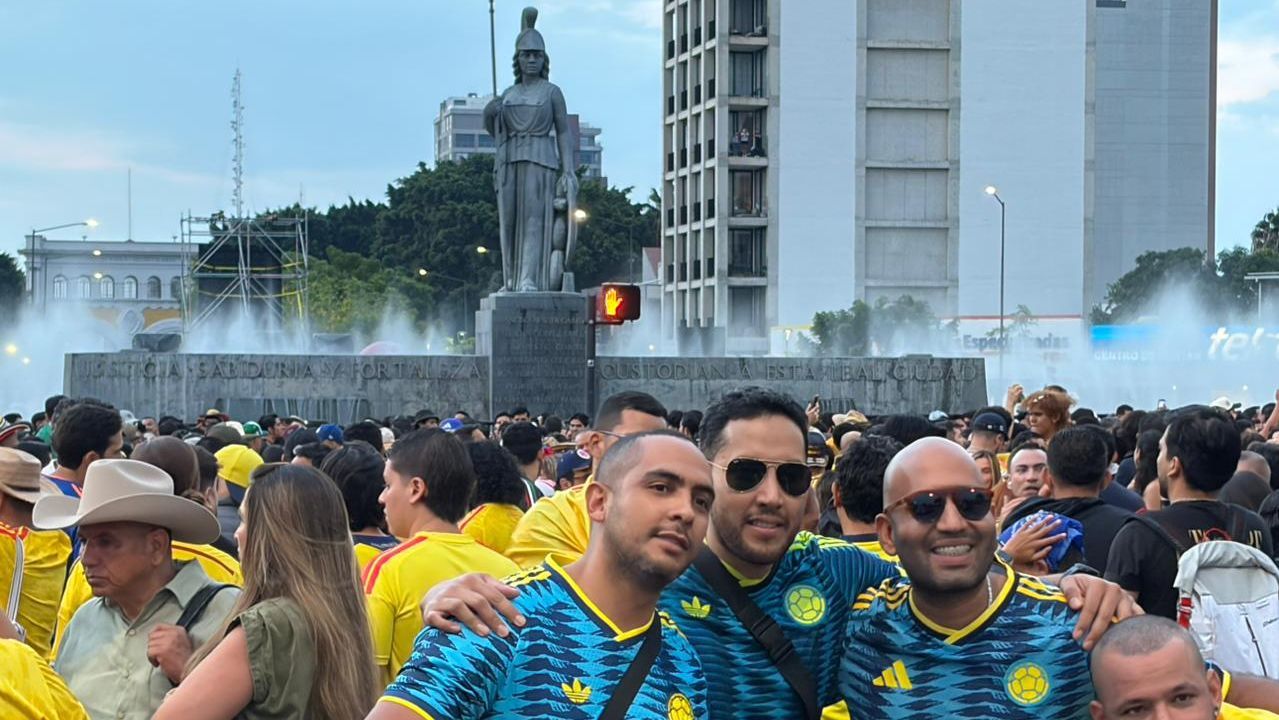 Colombia arma banderazo en La Minerva con cinco mil aficionados