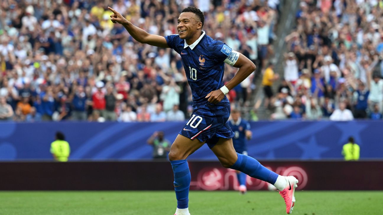 Mbappé: "No me fijo en lo que hace Messi"