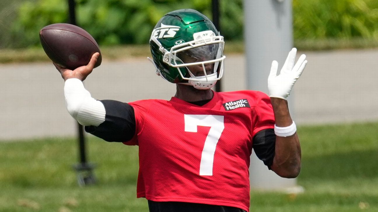 COPS PROBE JETS QB GENO SMITH OVER BATTERY ACCUSATION