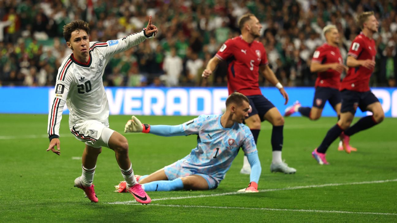 México abrió el partido ante República Checa en una ráfaga