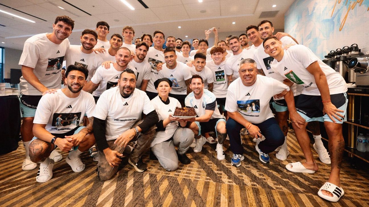 "Es algo hermoso salir a competirle a cualquiera sabiendo que los tengo al lado" escribió Messi tras los festejos.