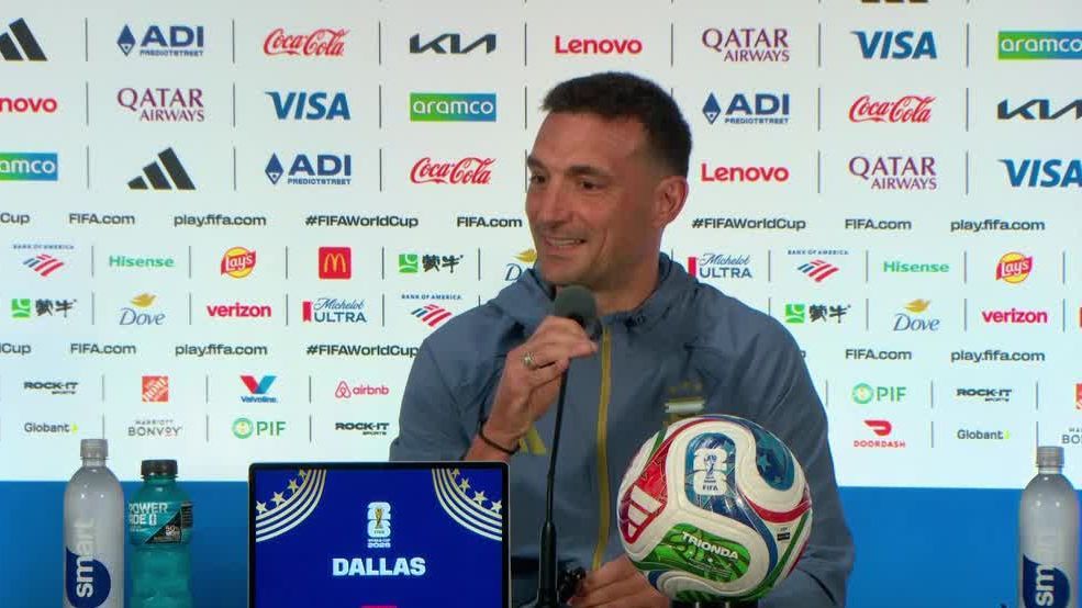 Scaloni habló en conferencia de prensa: "Messi va a ir al banco ante Jordania''