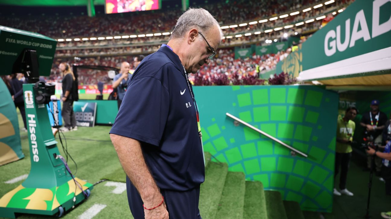 Marcelo Bielsa: "Lo que yo le dejo al fútbol uruguayo es nada"