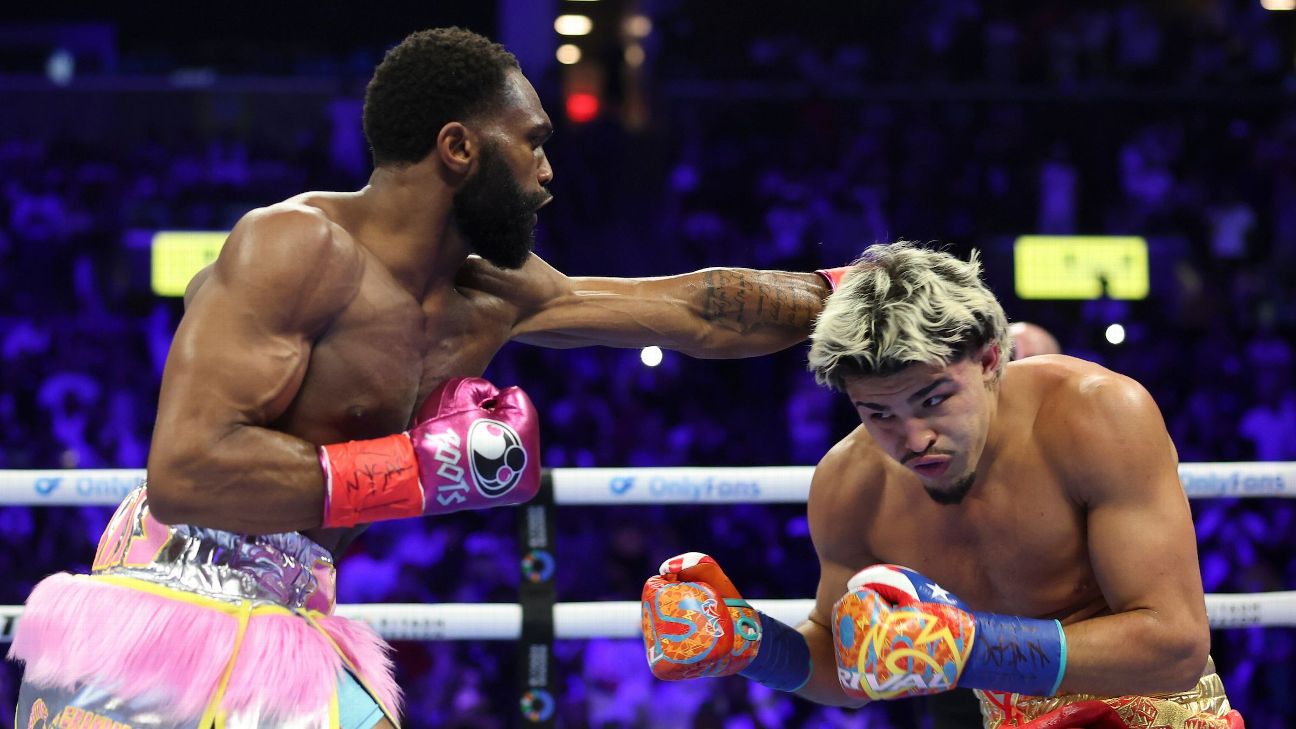 Ennis drops Zayas 3 times in dazzling title victory