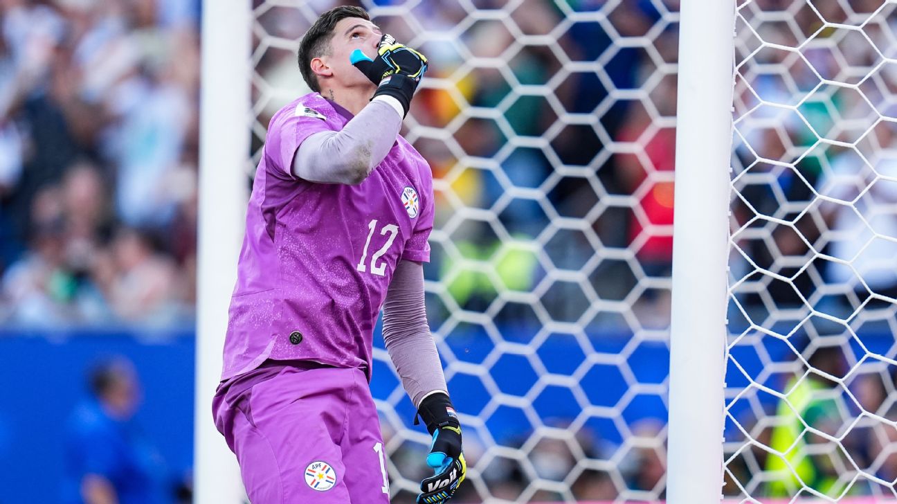 Her&oacute;i, goleiro do Paraguai j&aacute; vendeu as pr&oacute;prias camisas para ajudar filho  e teve interesse do Brasil - ESPN