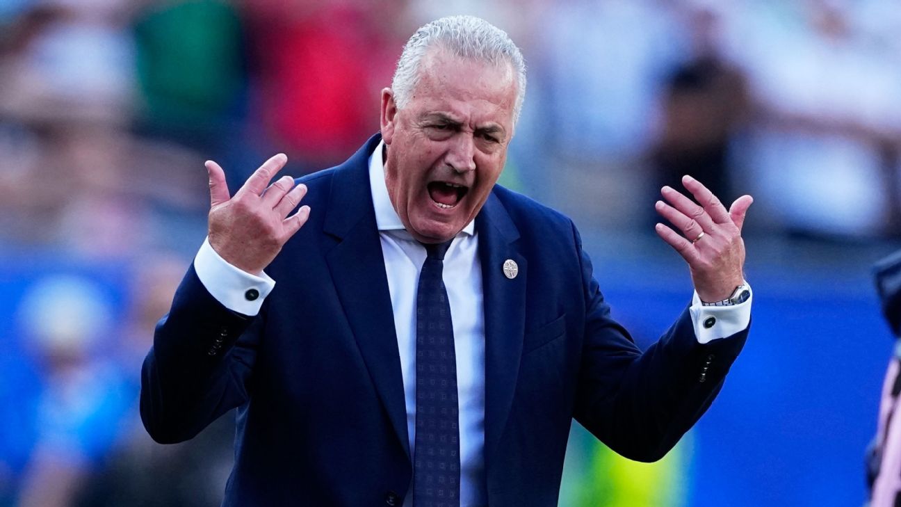 Alfaro, sobre la clasificación de Paraguay: "Entraron 26 jugadores y salieron hechos una leyenda, fue un partido épico"